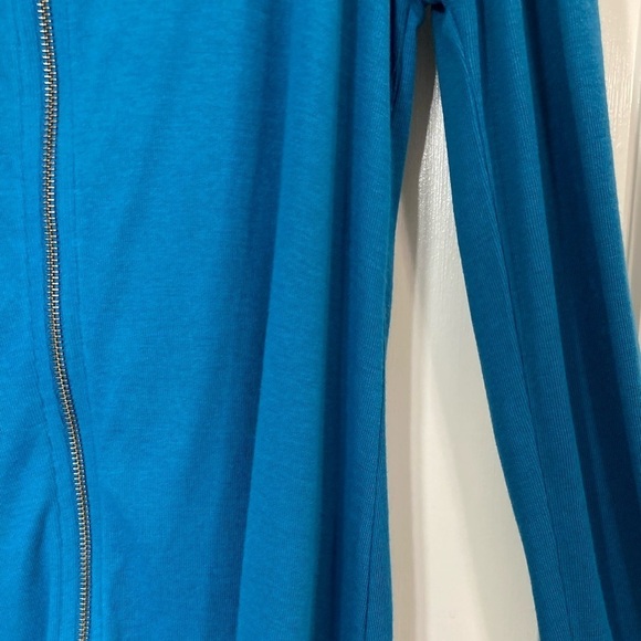 Soft surroundings blue super soft longline long sleeve cold shoulder sweater top - Picture 5 of 6